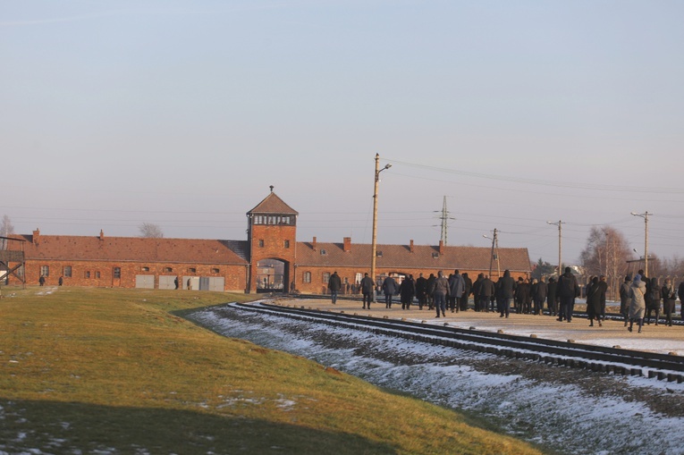 Kanclerz Angela Merkel z wizytą w byłym obozie Auschwitz-Birkenau 