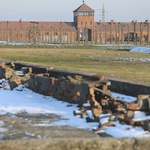 Kanclerz Angela Merkel z wizytą w byłym obozie Auschwitz-Birkenau 