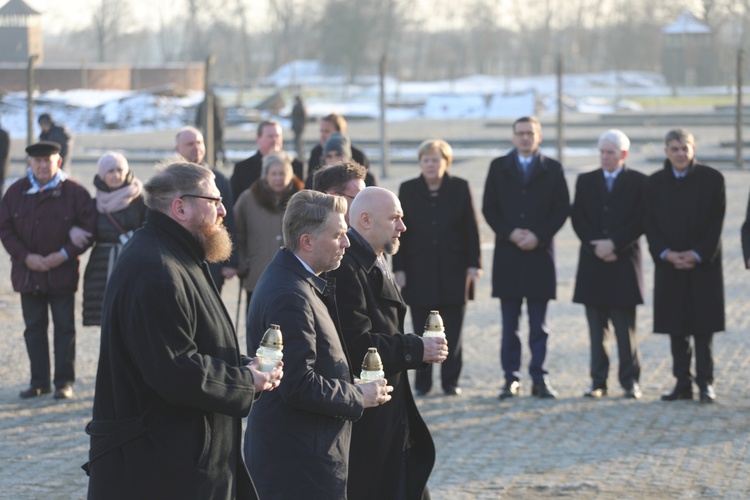 Kanclerz Angela Merkel z wizytą w byłym obozie Auschwitz-Birkenau 