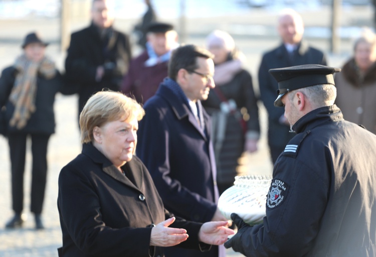 Kanclerz Angela Merkel z wizytą w byłym obozie Auschwitz-Birkenau 