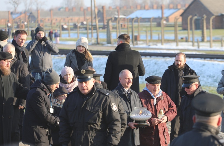 Kanclerz Angela Merkel z wizytą w byłym obozie Auschwitz-Birkenau 