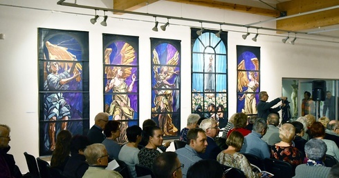 Wystawa "Słowo ciałem, obraz słowem" w Pile