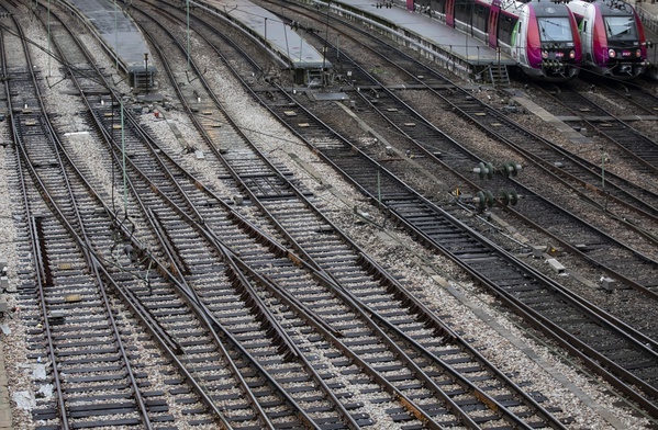 Strajki we Francji paraliżują transport w całym kraju