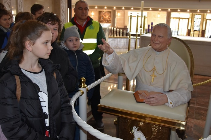 Pielgrzymka młodzieży ze Szczawna do Torunia