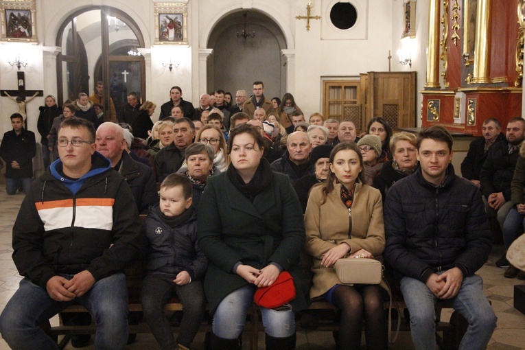 Biała Rawska. Akatyst ku czci Matki Bożej