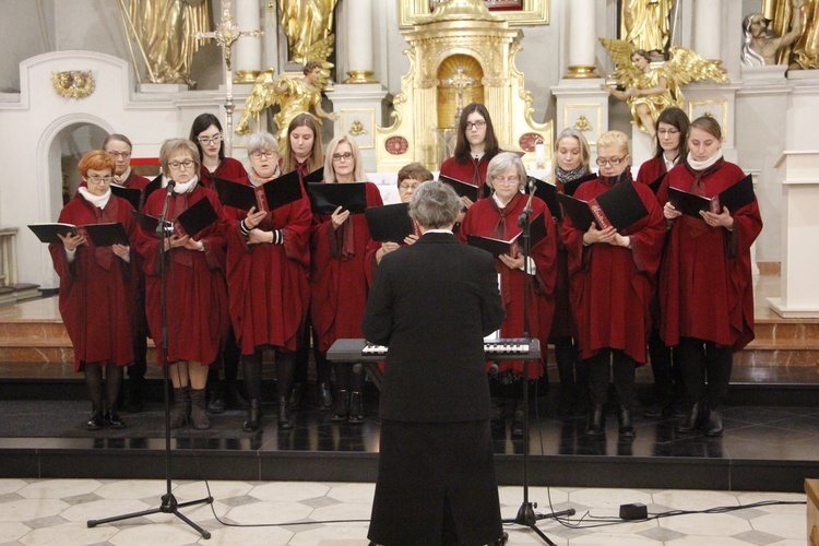 Biała Rawska. Akatyst ku czci Matki Bożej