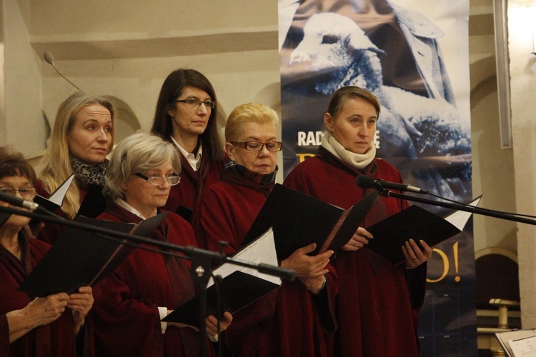 Biała Rawska. Akatyst ku czci Matki Bożej