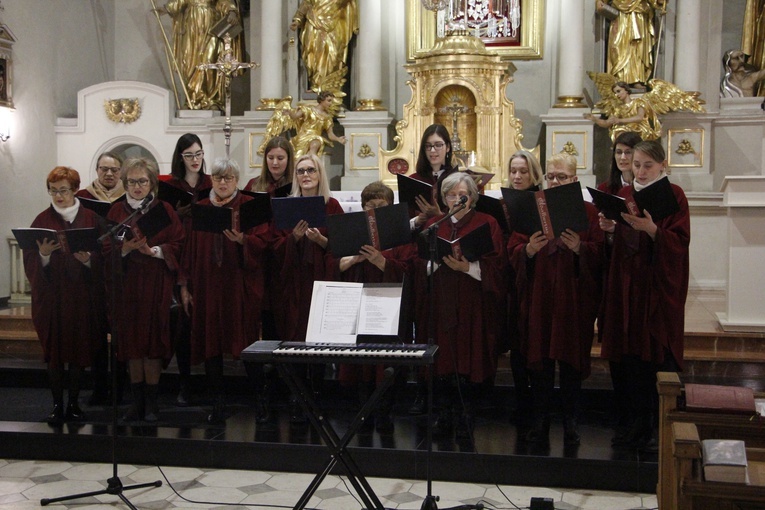 Biała Rawska. Akatyst ku czci Matki Bożej
