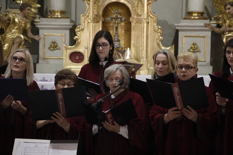 Biała Rawska. Akatyst ku czci Matki Bożej