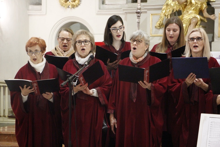 Biała Rawska. Akatyst ku czci Matki Bożej