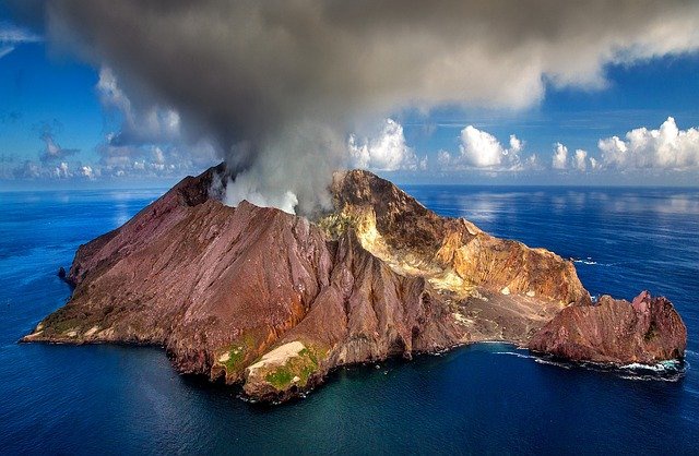 Nowa Zelandia: Kilka osób rannych, kilka zaginęło w wyniku erupcji wulkanu