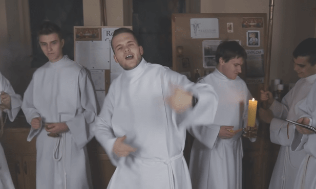 Katowice. Ministranci z Bogucic robią furorę na YT