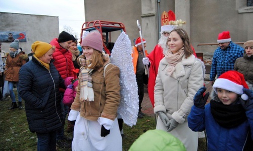 Dzieci czekały na prezenty na Górce Lubeckiej