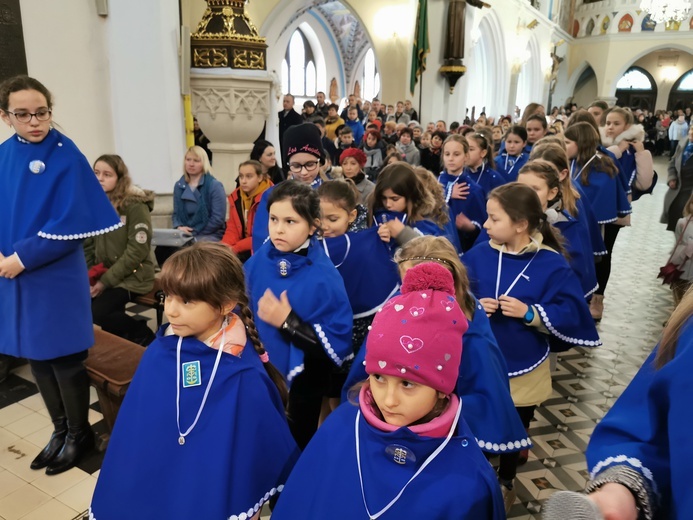 W błękitnych pelerynkach - stroju DSM.