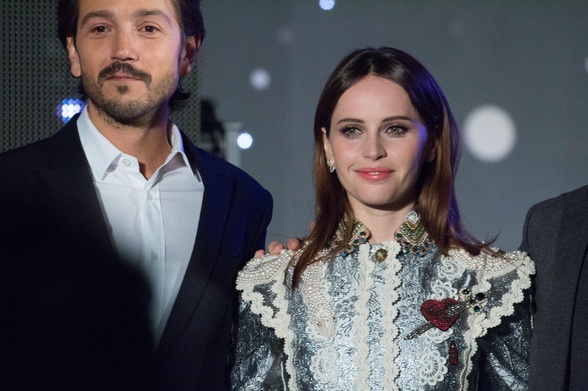 Felicity Jones i Diego Luna