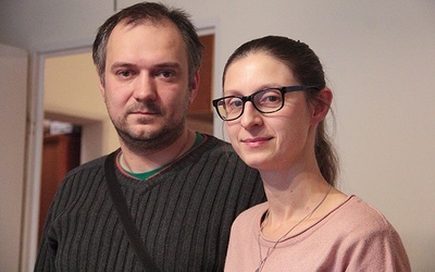 Mimo trudnych doświadczeń, nie załamują się. Karina i Adam dziękują wszystkim, którzy pomagają im stanąć na nogi.