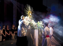 W diecezji sandomierskiej rozpoczął się Kongres Eucharystyczny.