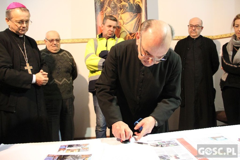 Zamknięcie kapsuły czasu do kościoła w Lutolu Suchym