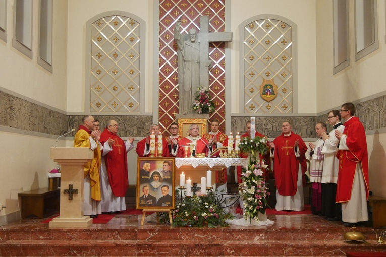 Liturgii przewodniczył metropolita gdański.