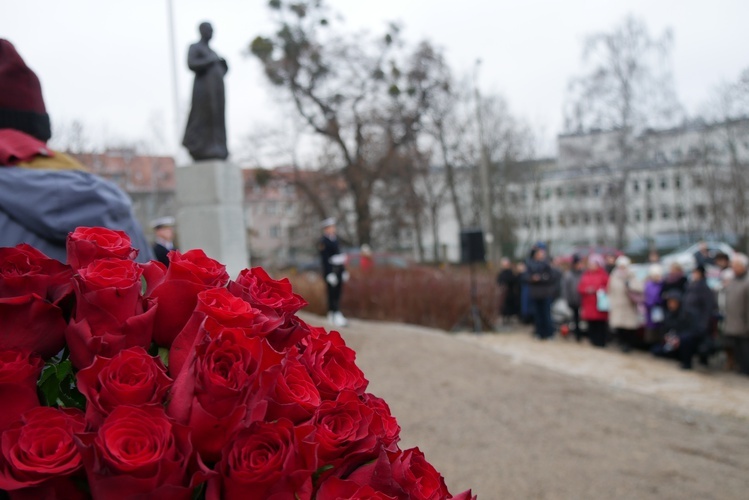 Odsłonięcie pomnika bł. ks. Rogaczewskiego