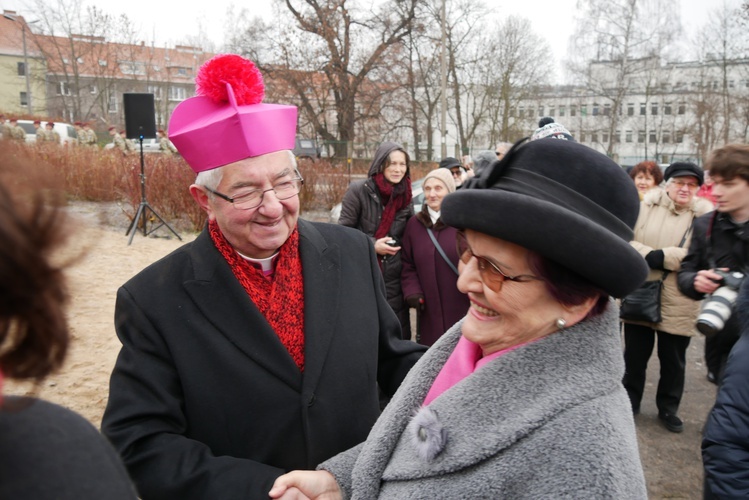 Odsłonięcie pomnika bł. ks. Rogaczewskiego