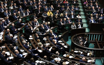 Sejm przyjął ustawę wprowadzającą tzw. Mały ZUS-u plus