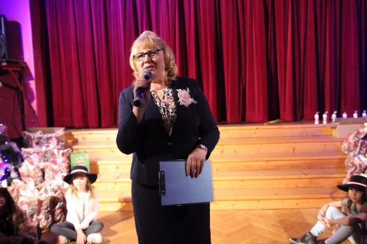 Uczniowie szkół KTK ze św. Mikołajem dla najmłodszych - 2019