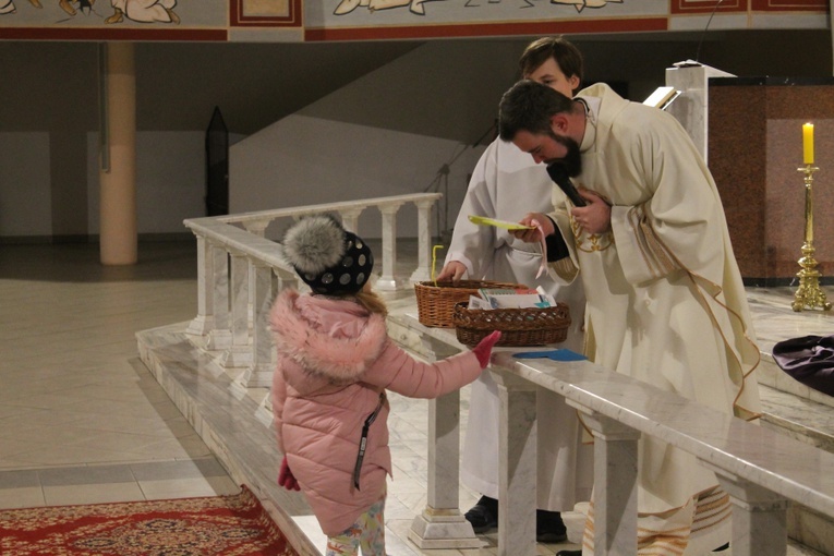 Roraty u Matki Bożej Królowej Polski 