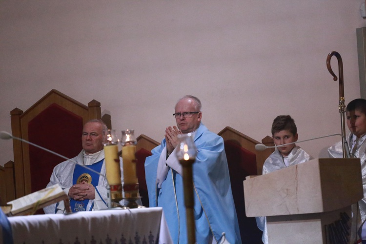 Gnojnik. Poświęcenie ołtarza MB Częstochowskiej i św. Jana Pawła II