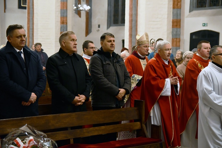 Bp Zadarko: Ciągle pojawiają się ci, którzy chcą zmienić rozumienie powojennej historii Polski