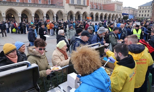 Na krakowskim Rynku Głównym odbyła się 23. Wigilia dla Osób Bezdomnych i Potrzebujących