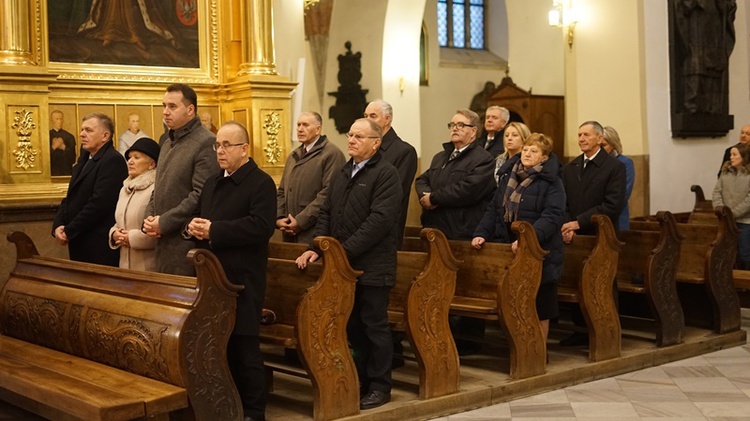 Samorządowcy z regionu tarnowskiego uczestniczący w dniu skupienia.