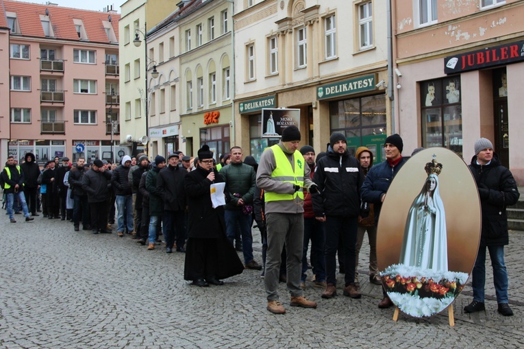 Męski Różaniec w Oleśnicy