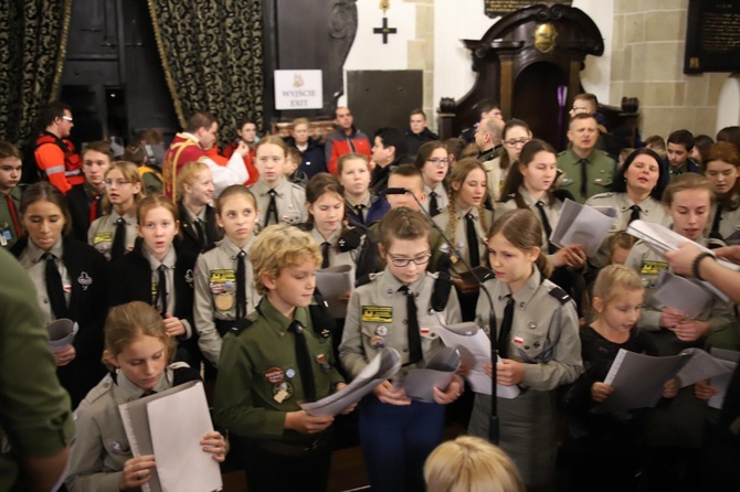 Przekazanie Betlejemskiego Światełka Pokoju na Wawelu