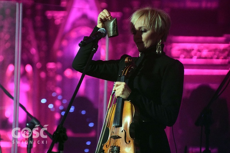 Spotkanie opłatkowe w Strzegomiu z "Golec uOrkiestrą"