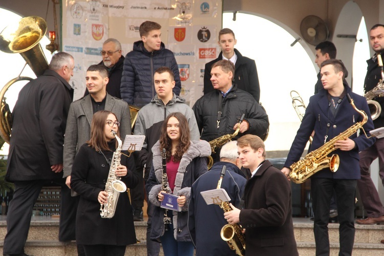 Tuchów. XIII Misyjny Jarmark z Aniołami