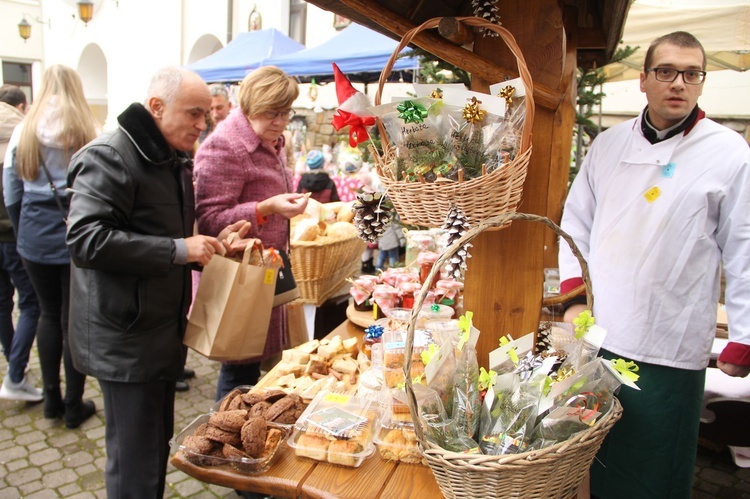 Tuchów. XIII Misyjny Jarmark z Aniołami