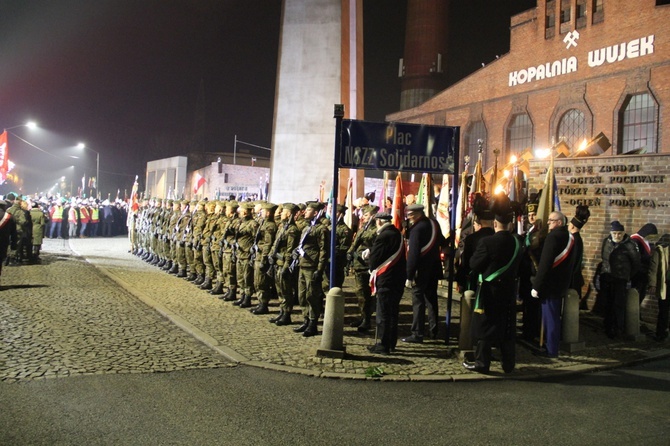 38. rocznica masakry na kopalni Wujek - uroczystości pod krzyżem