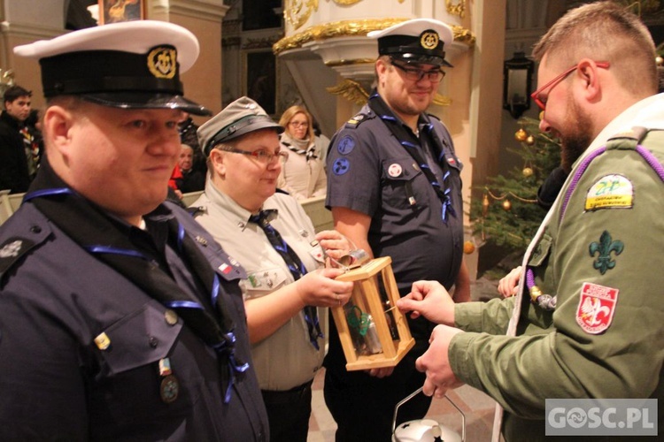 Przekazanie Betlejemskiego Światła Pokoju w Paradyżu