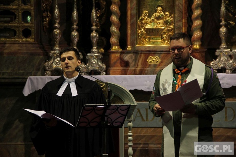 Przekazanie Betlejemskiego Światła Pokoju w Paradyżu