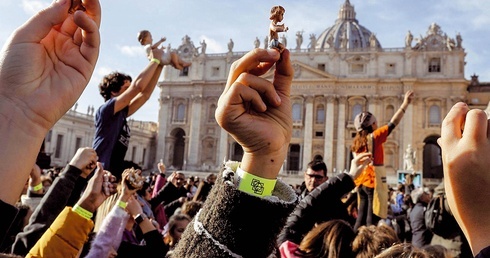 To dla nas Jezus – Syn Boży przyszedł na świat, dla nas stał się darem i ofiarą.