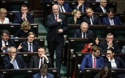 Brak posłów opozycji na sali zdecydował: Sejm zajmie się projektem PiS ws. zmian w sądownictwie