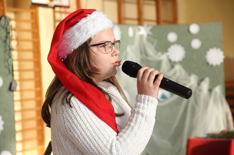 Międzyszkolny Konkurs Kolęd i Pastorałek w Redle