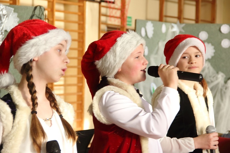 Międzyszkolny Konkurs Kolęd i Pastorałek w Redle