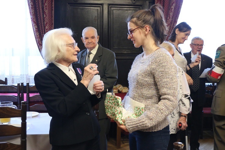 Międzypokoleniowe spotkanie wigilijne kombatantów i młodzieży