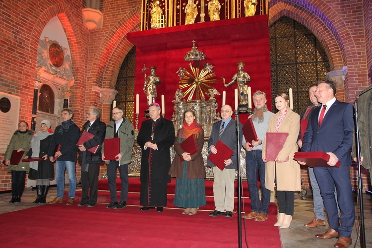 Ołtarz bp. Jerina już w katedrze