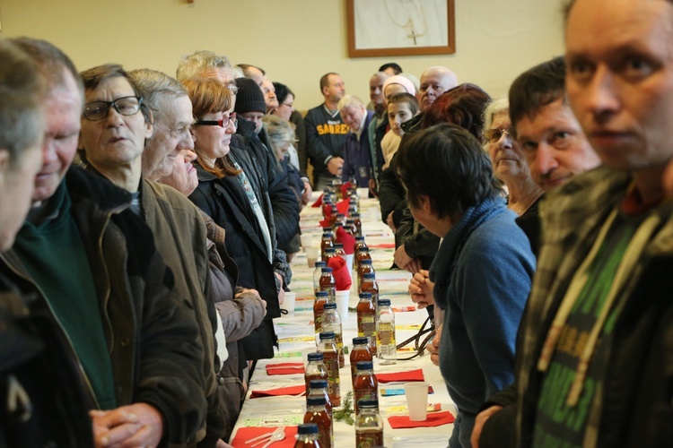 Wigilia dla bezdomnych, ubogich i potrzebujących u franciszkanów