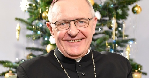 Szopka pokazuje czułość Boga. Bp Edward Dajczak o istocie Bożego Narodzenia
