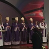 Katowice. Eucharystia w intencji bp. Adama Wodarczyka
