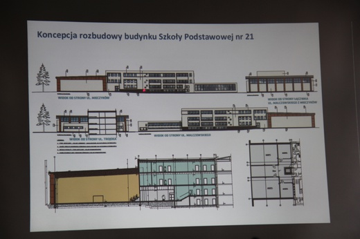 Parafia w Podlesiu przekazuje ziemię na boisko dla szkoły